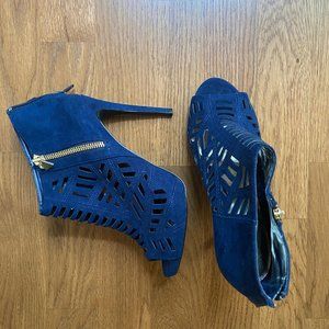 GUESS Heels Marine Cutouts Gold Zip Size 7.5